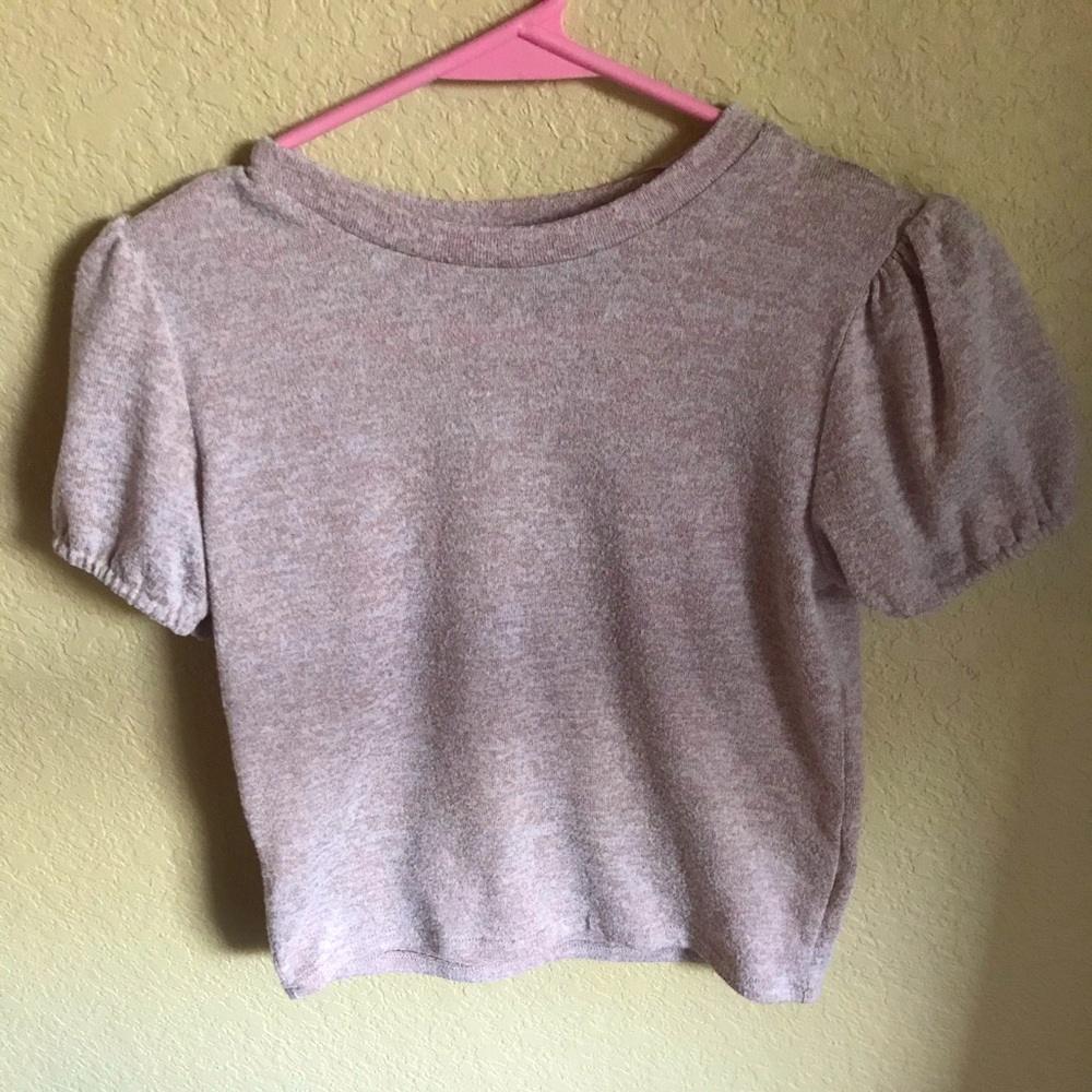 (Freshman) pink and white shirt sleeve shirt